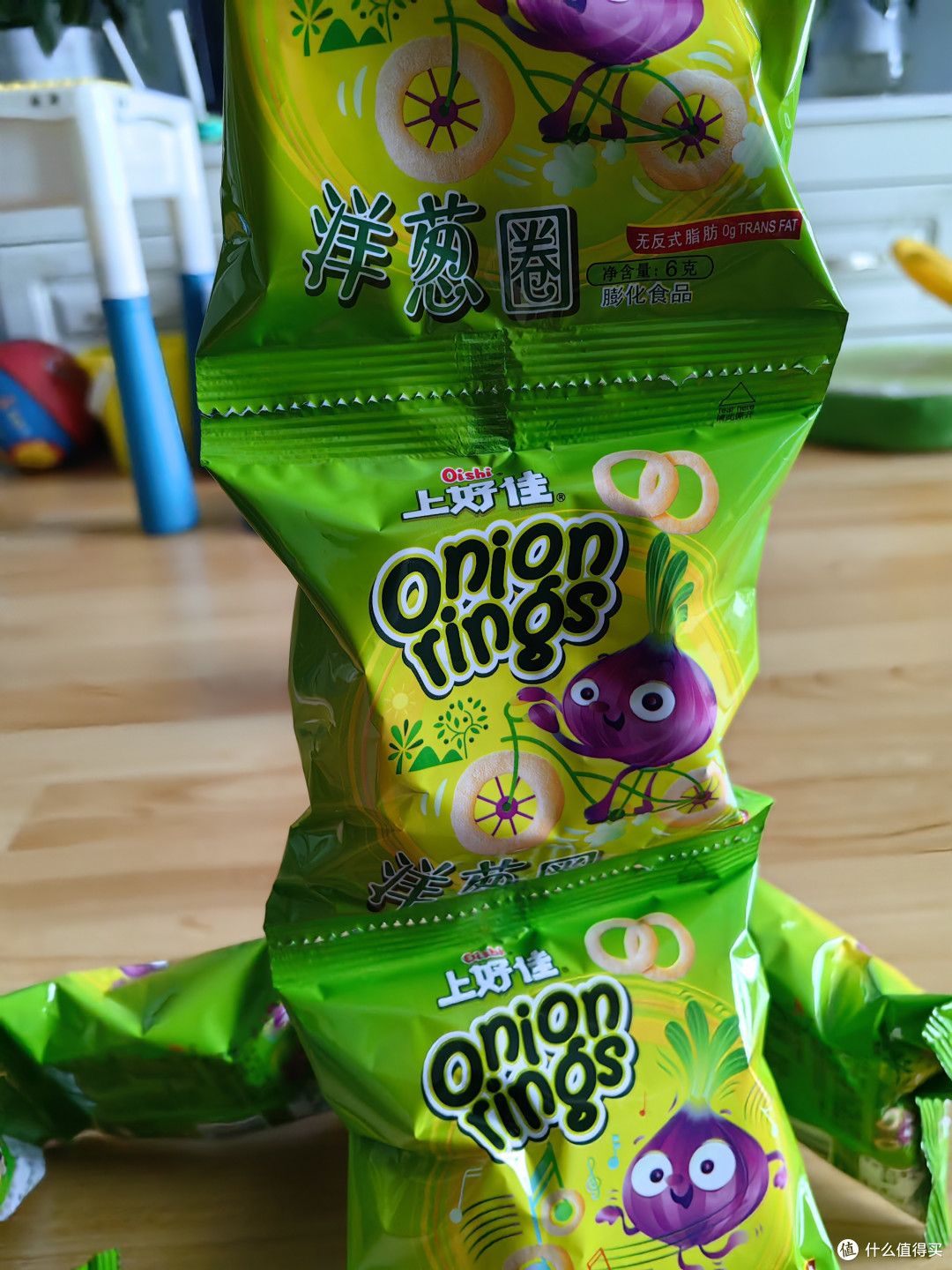 美好的生活就是：看着孩子吃着美味的小零食