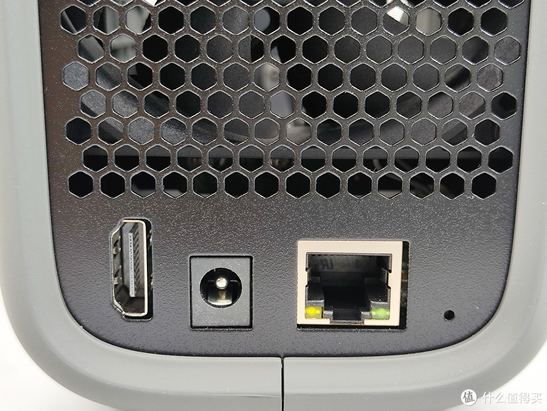 极空间Z2S 4G,被捧上神坛的NAS究竟是神器还是垃圾,看我来吐槽!