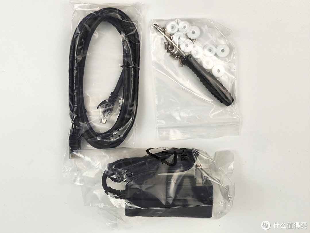 极空间Z2S 4G,被捧上神坛的NAS究竟是神器还是垃圾,看我来吐槽!