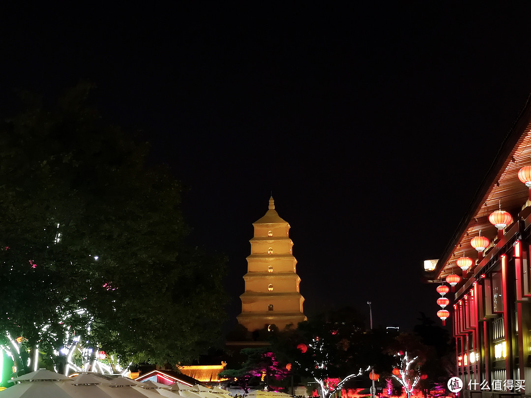 西安，这座我三刷的城市，到底有什么魅力?篇二：一日看尽长安花，锦绣华服映彩霞