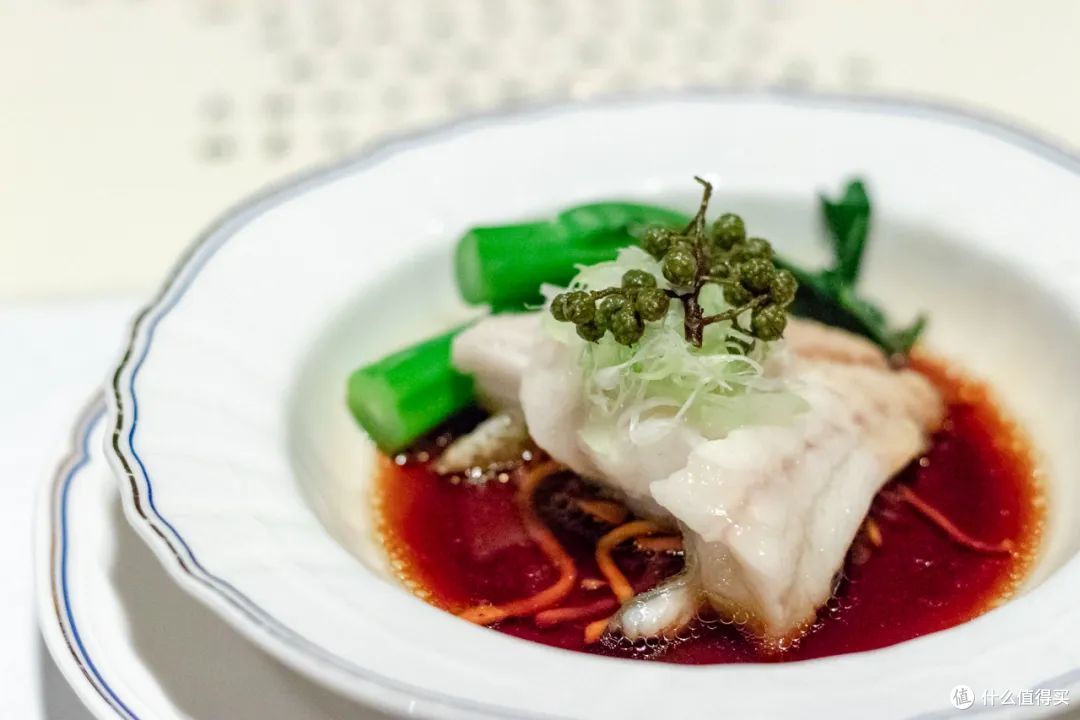 解锁大黄鸭不同视角 香港君悦酒店
