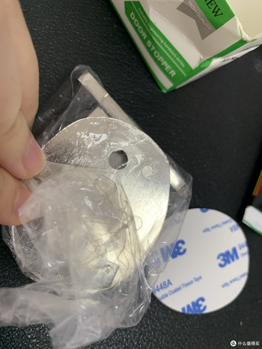 解决了洗手间风吹门的问题