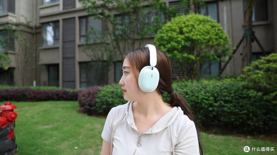 倍思蓝牙耳机音质纯净，深度降噪带走恼人噪音