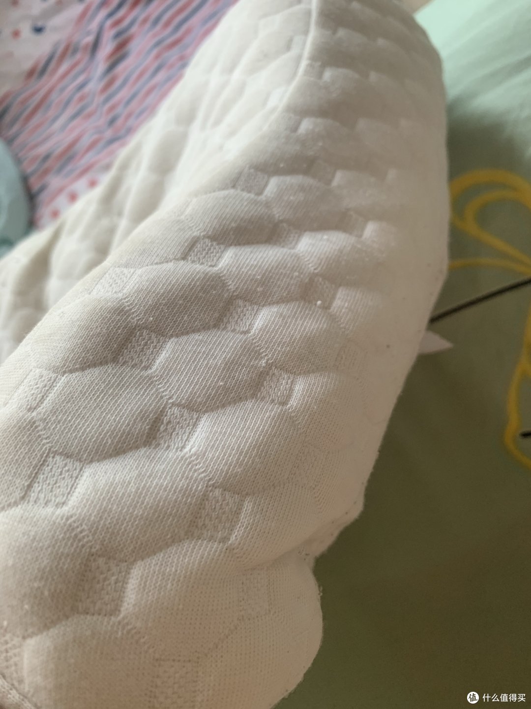 这款枕头真的舒服，有了它，整个夏日不管多热都可以睡好觉