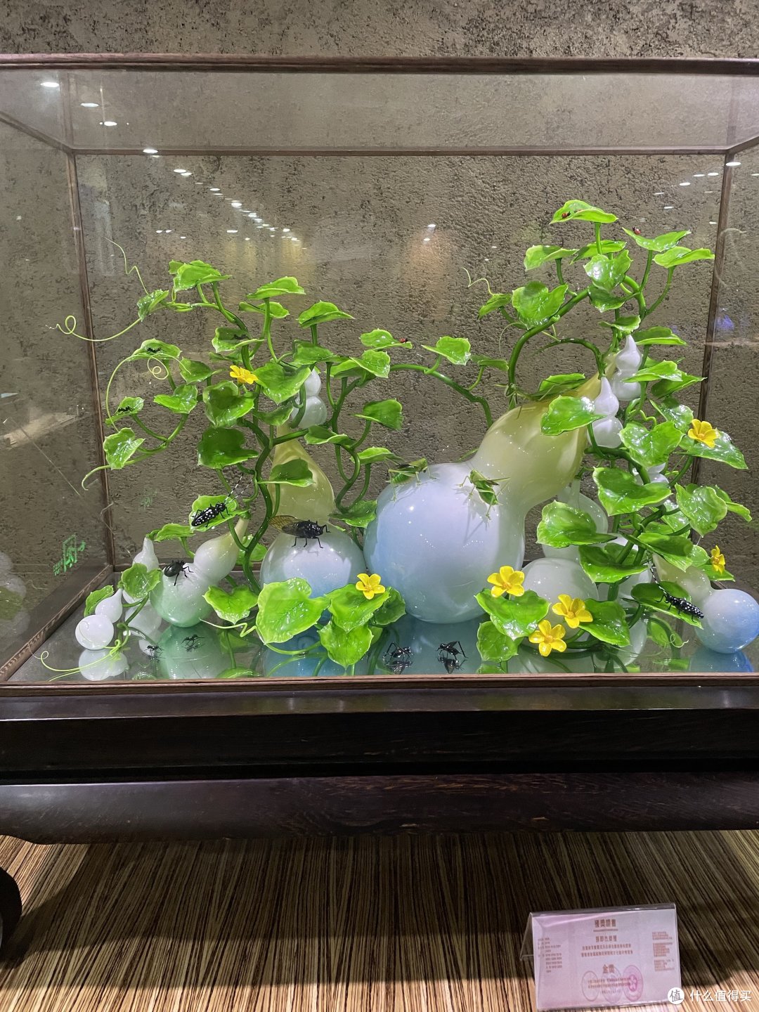 这些是收费展厅的展品，顶着闷热坚持看展！