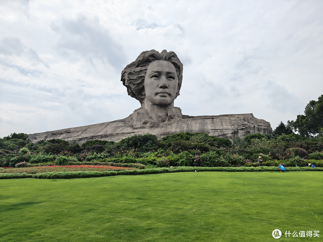 毛泽东青年艺术雕像