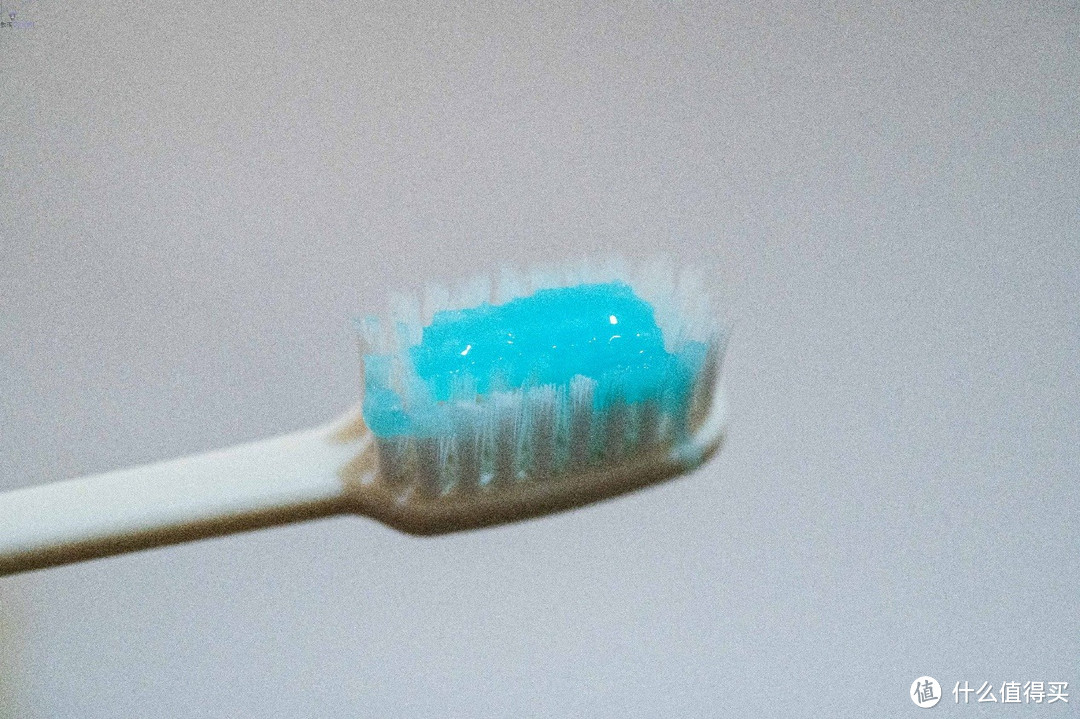 清九野牙膏深清酶配方，让口气清新又不伤牙齿