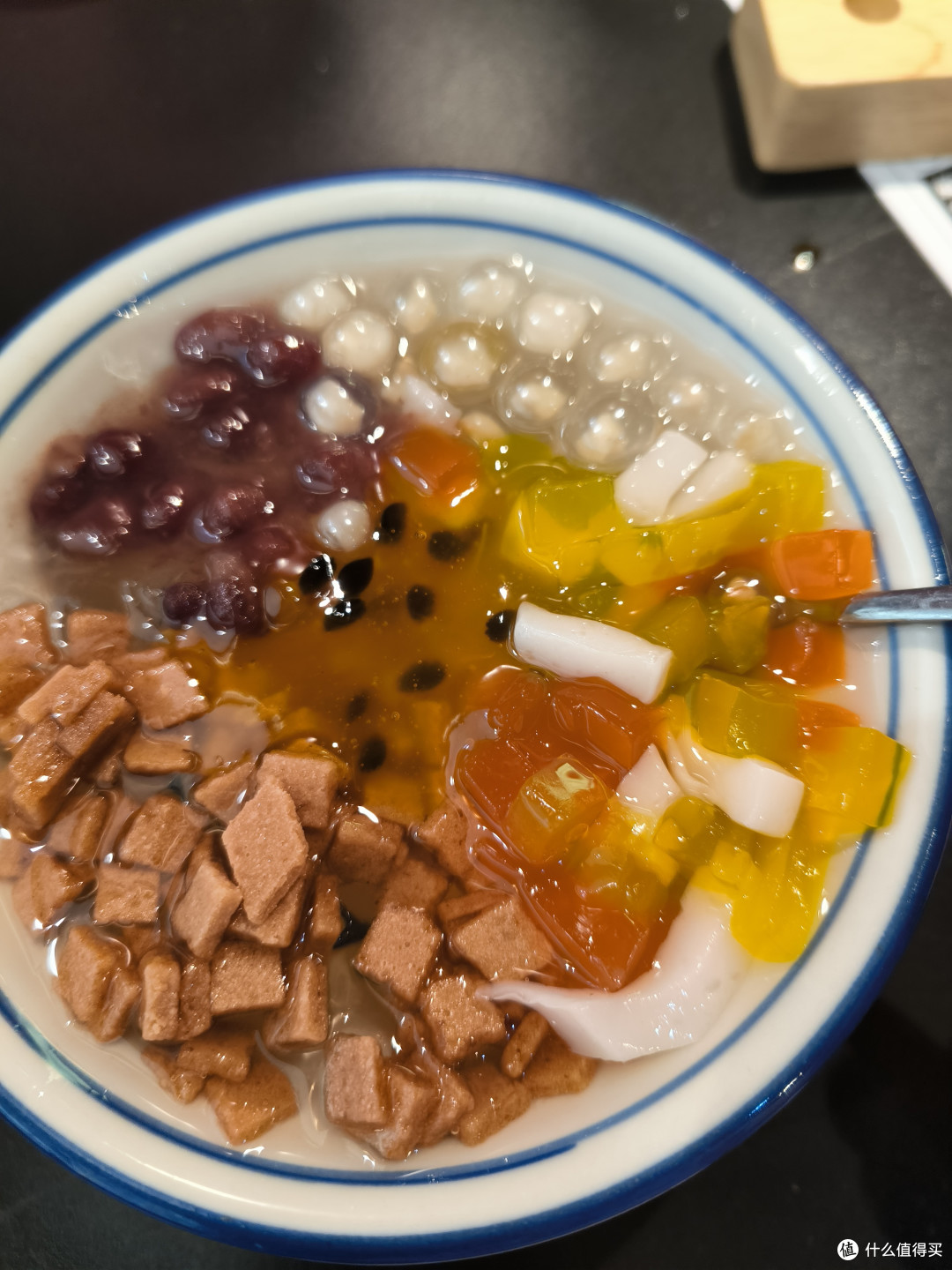 饱腹感超强的减脂甜点-水果酸奶冰粉