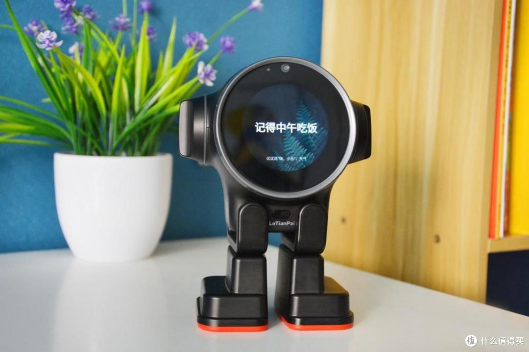 乐天派桌面机器人:潮玩科技新品,体验大不一样