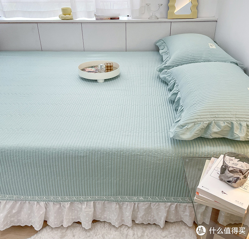 定做一床适合您家榻榻米床的床盖吧，美观实用。
