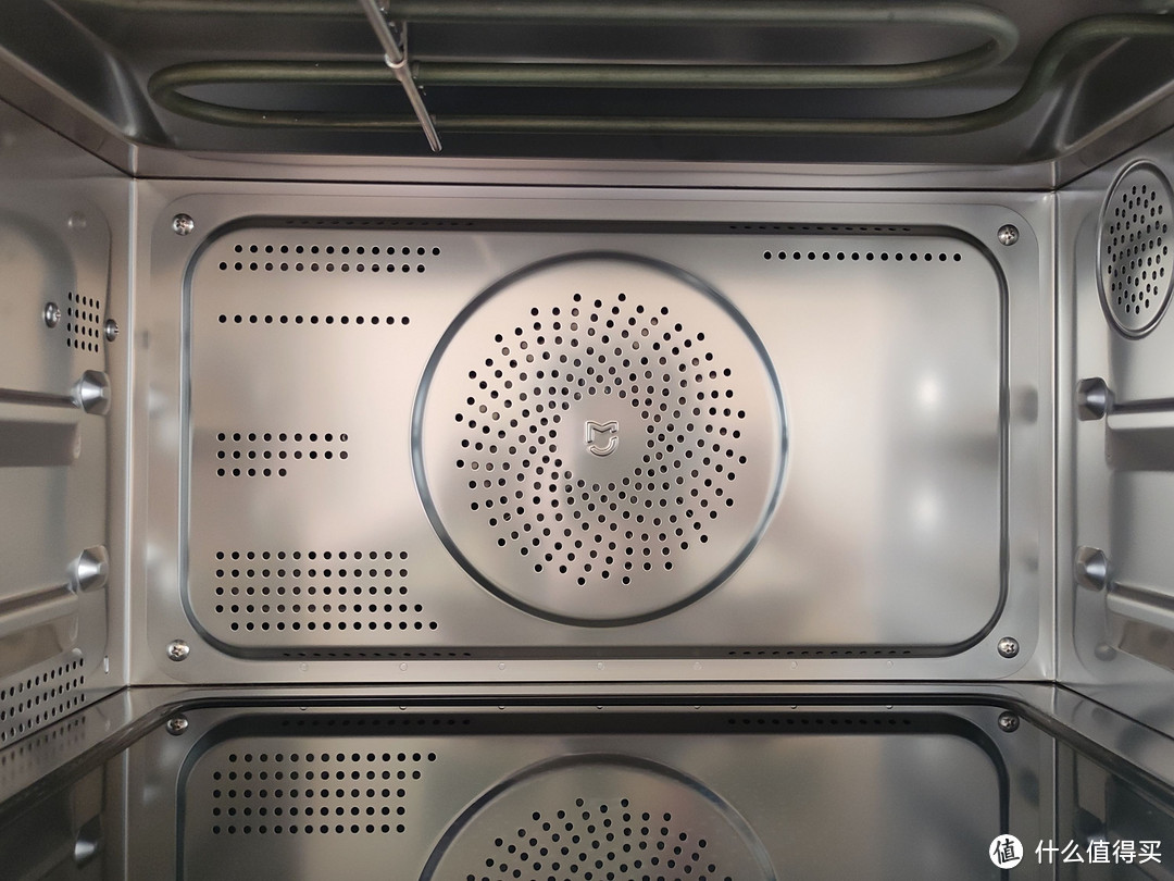 年轻人的厨房，仅需一台米家智能微蒸烤一体机，一台顶N台