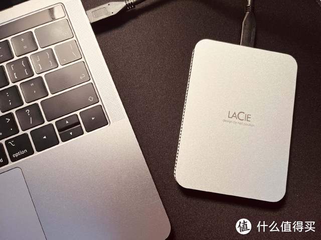 好看耐用的实力派:雷孜新一代棱镜移动硬盘