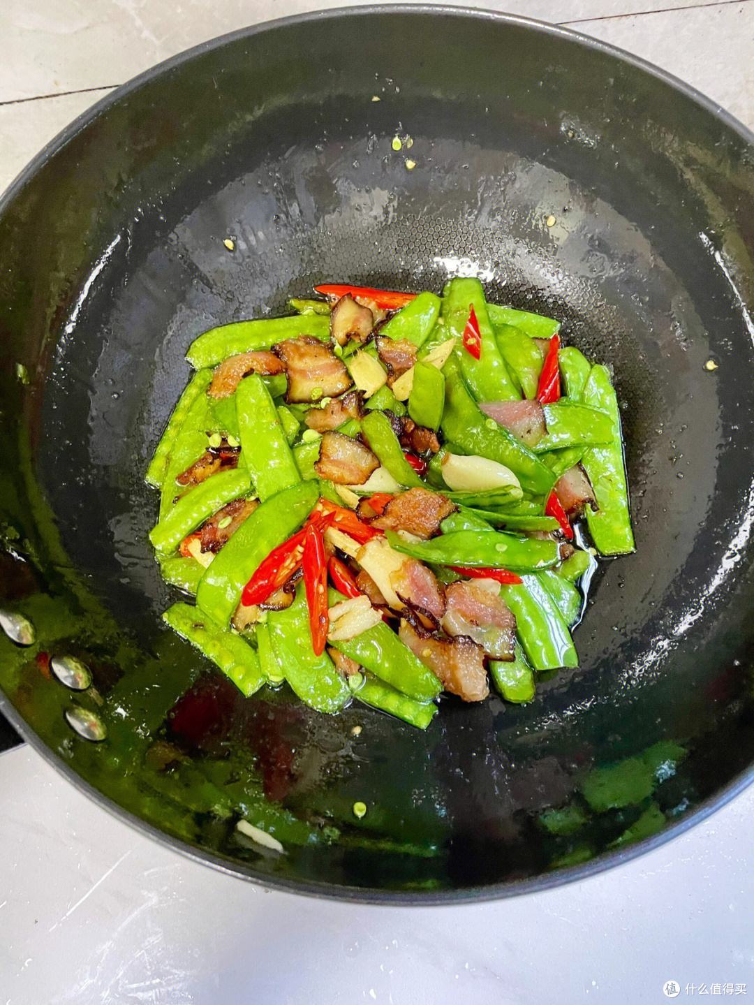 荷兰豆炒腊肉的日常做法