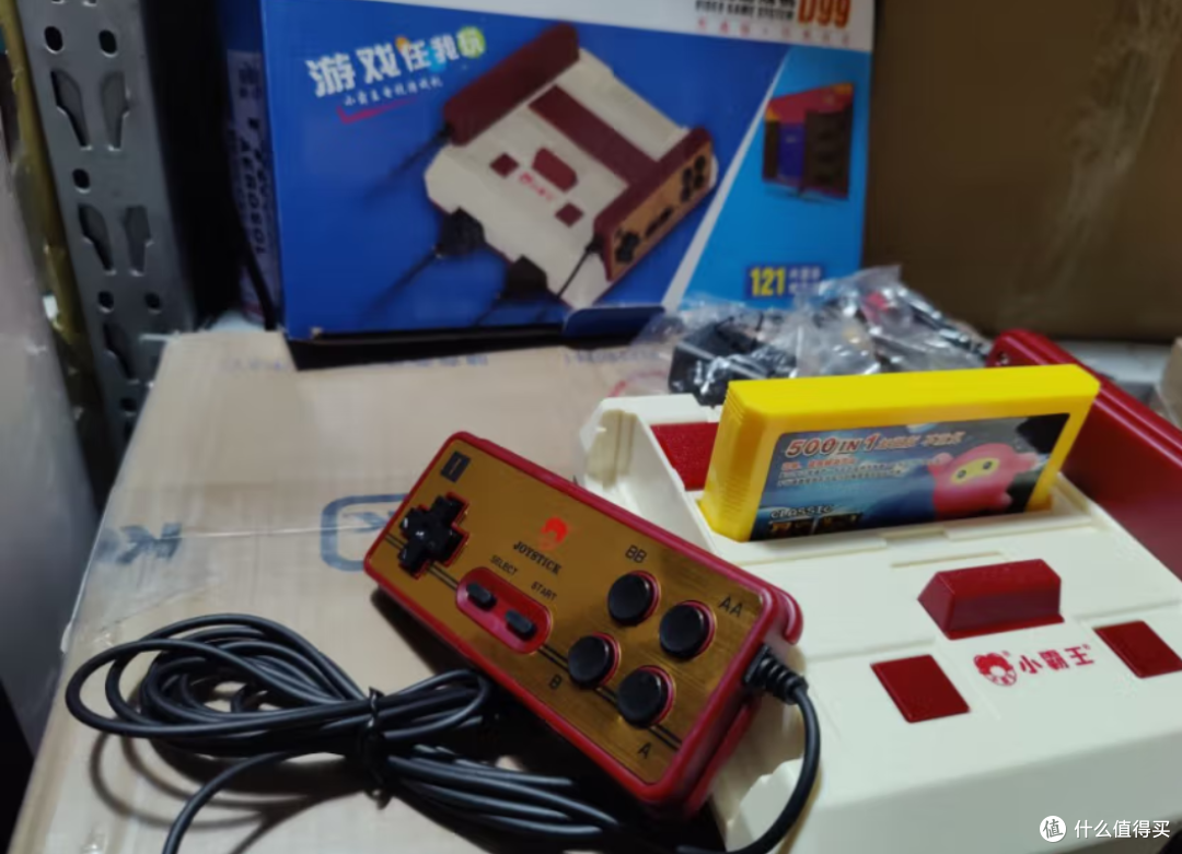 经典插卡游戏机带你穿越回80年代