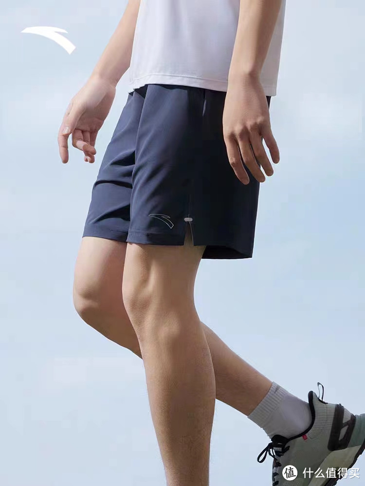 梭织运动五分短裤男裤子是一款备受瞩目的运动短裤