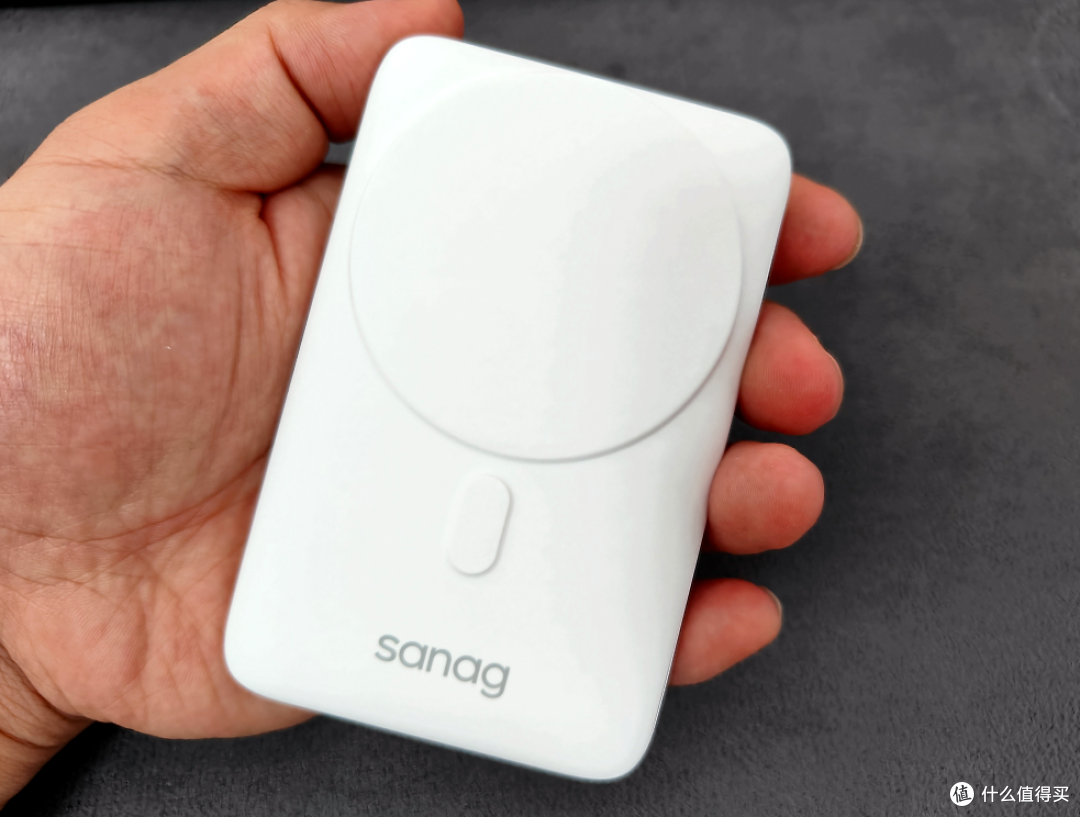 iPhone续航伴侣,sanag 塞那K60磁吸支架充电宝,小身材大容量