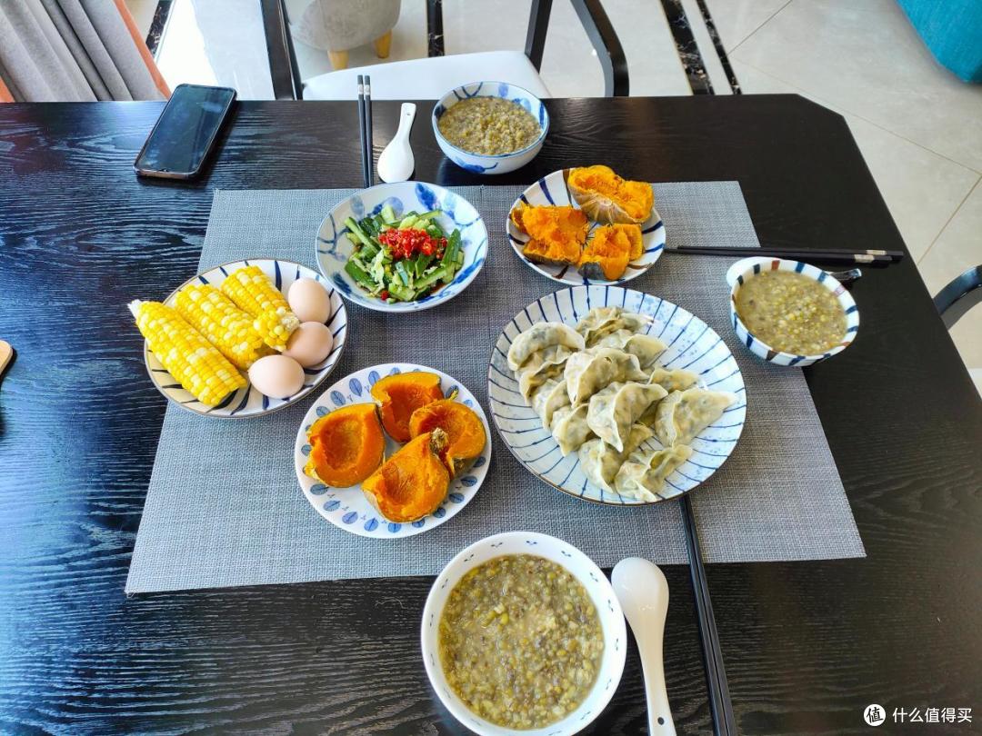 三伏天“懒妈妈”早餐,不是蒸就是煮,网友却说:这才是高级生活