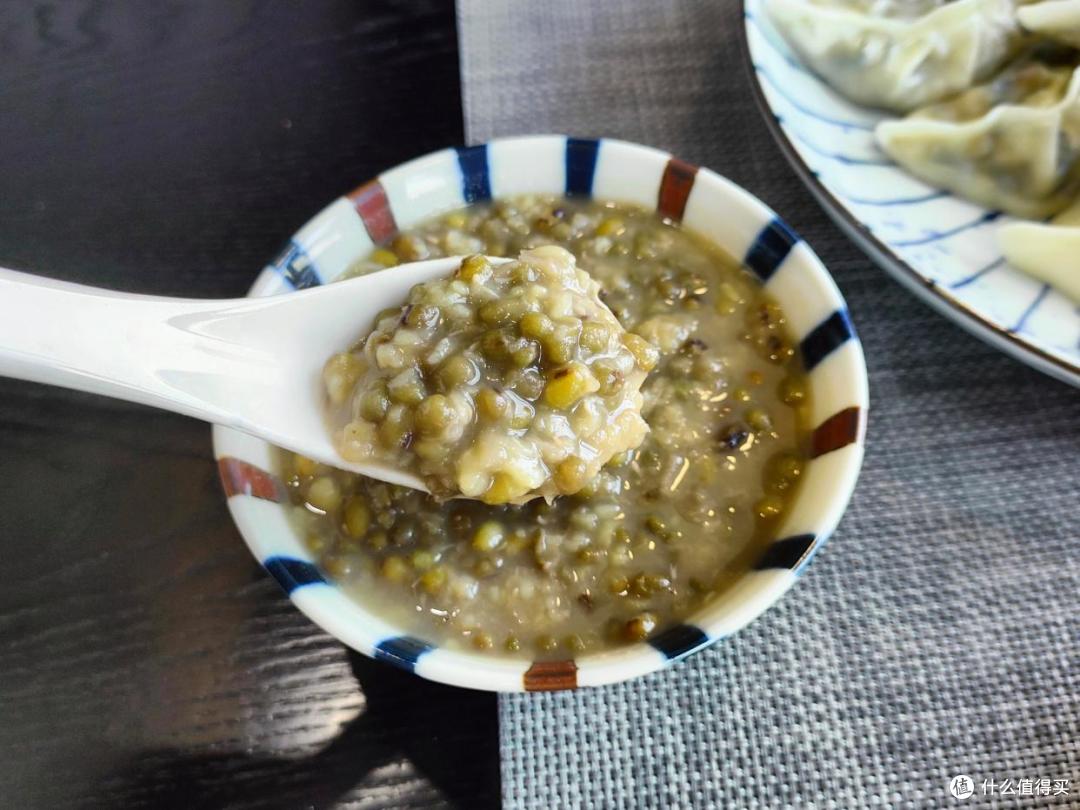 三伏天“懒妈妈”早餐,不是蒸就是煮,网友却说:这才是高级生活