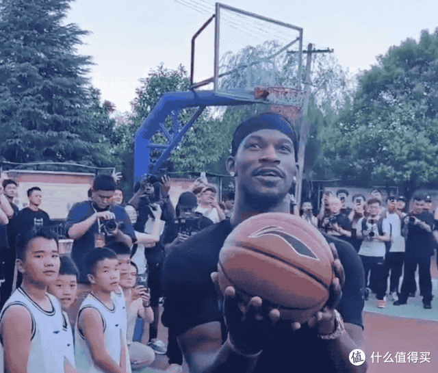 大佐变财迷!巴特勒中国行都骂李宁?