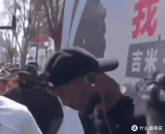 大佐变财迷!巴特勒中国行都骂李宁?