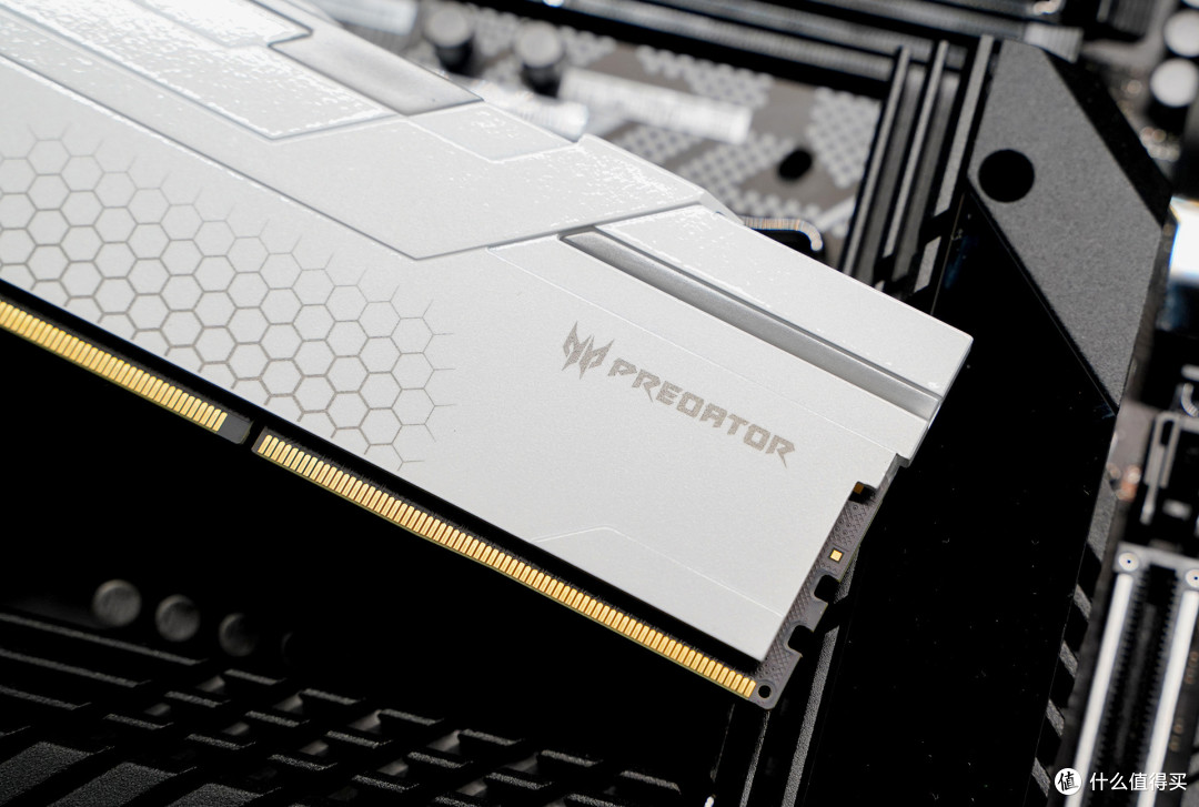 一键尽享高频内存性能 宏碁掠夺者 Hermes DDR5 7600MHz RGB体验分享