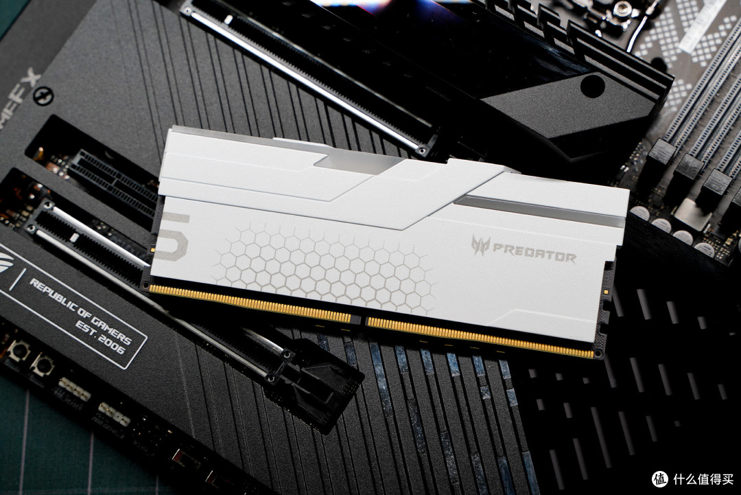 一键尽享高频内存性能 宏碁掠夺者 Hermes DDR5 7600MHz RGB体验分享