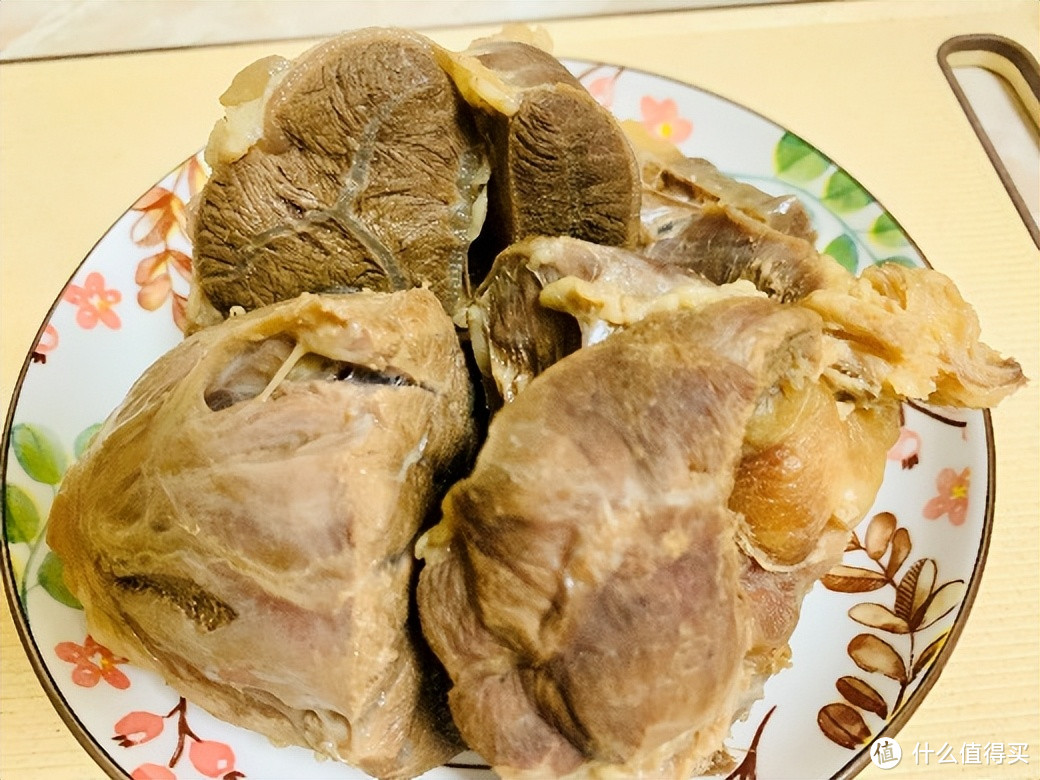 家庭版简易卤牛肉，咸香入味、嘎嘎好吃！