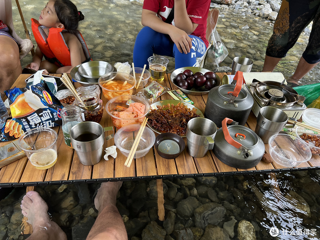 美食与乐趣的完美结合!山间小溪烧烤玩水,让你的夏天更加精彩!