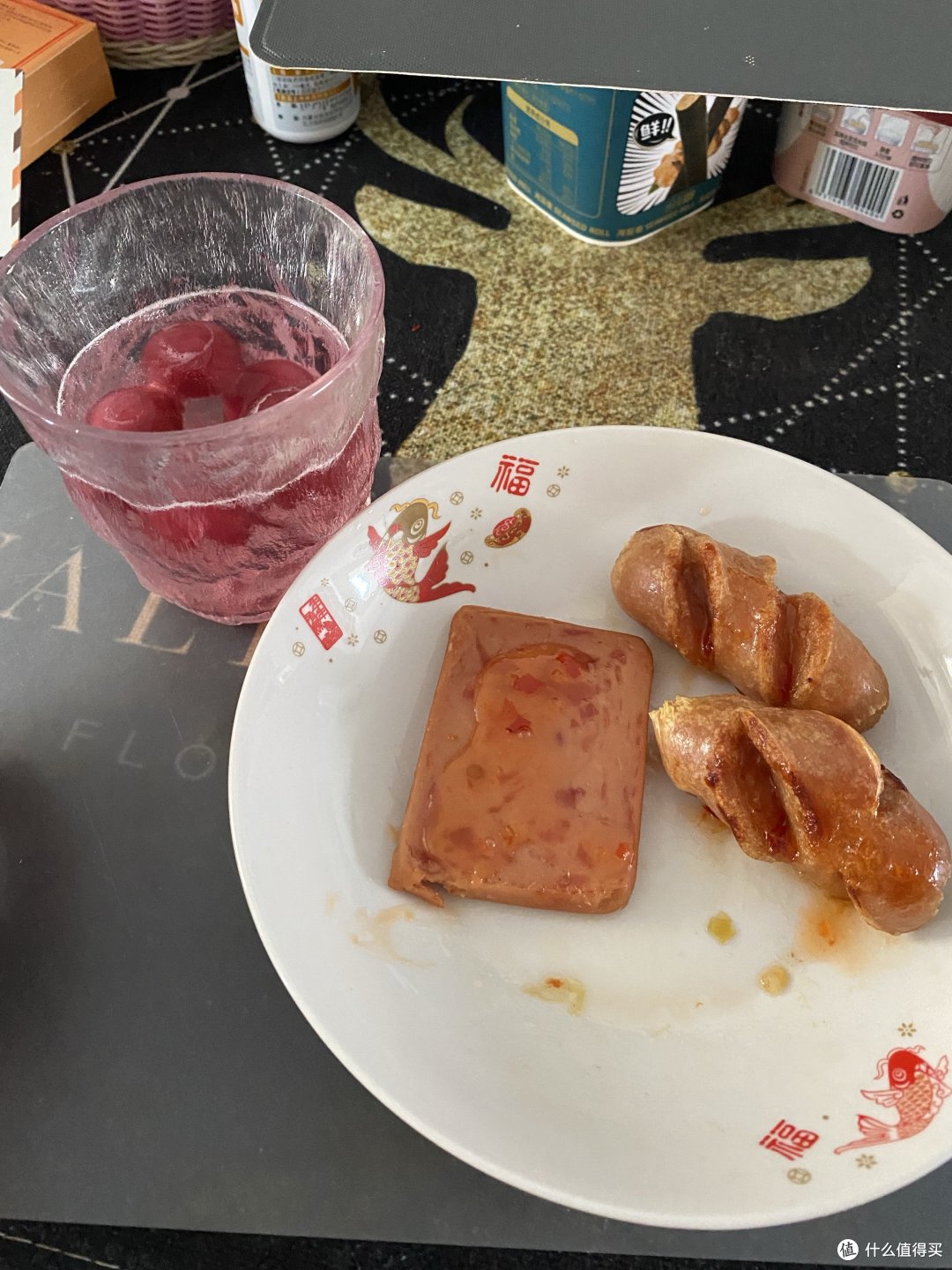 我得假日快乐水饮料,真的这样加在一起喝,真的很好喝。