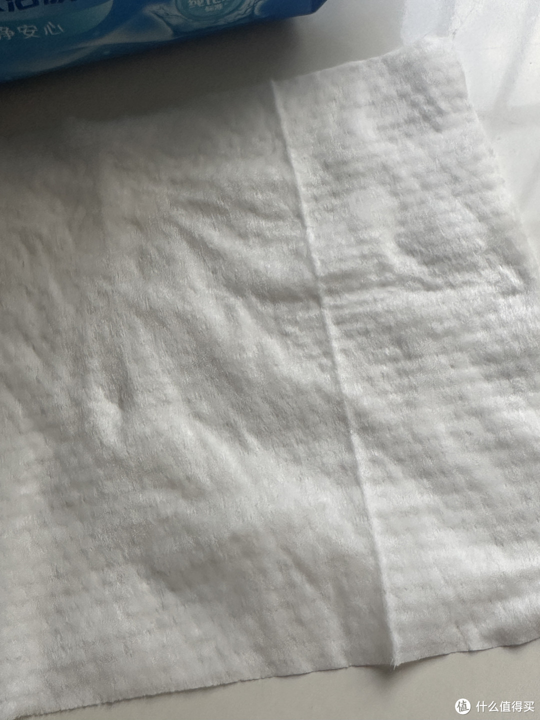 “抛弃纸巾”：维达湿巾带你体验新时代擦拭方式。