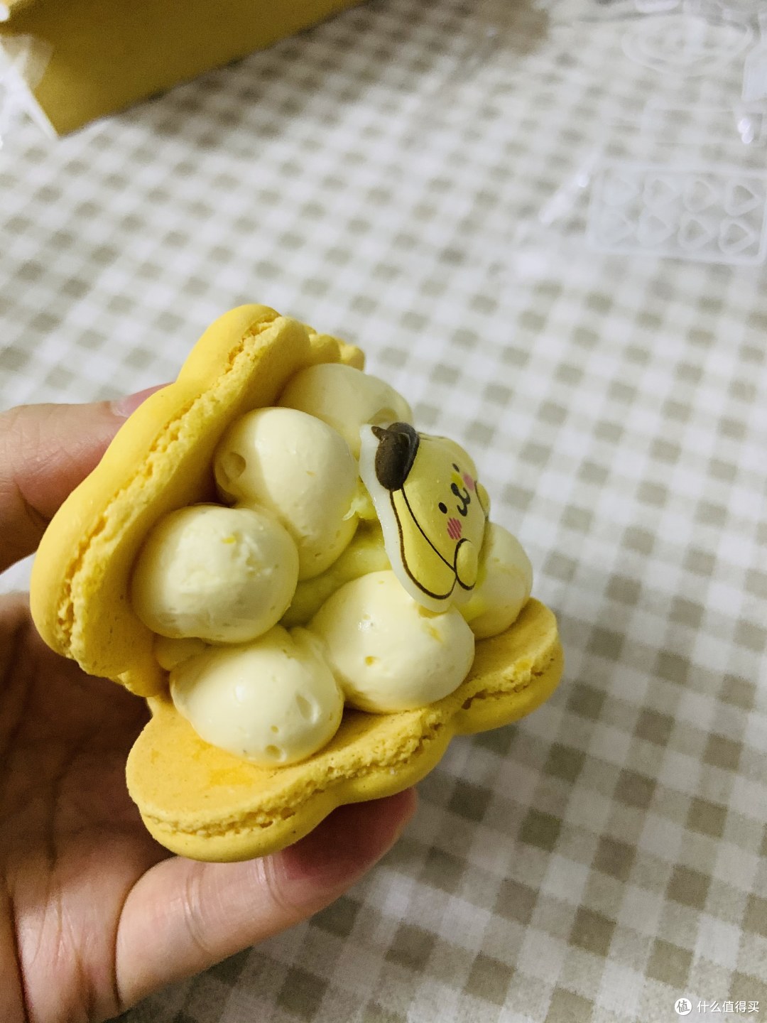 榴莲味道的马卡龙,挺特别的