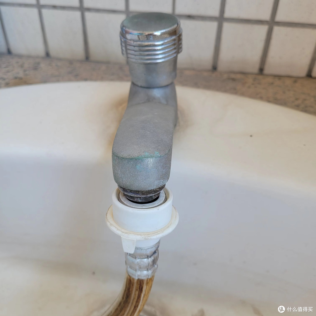 水龙头与洗衣机连接通过软管