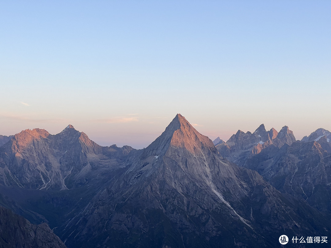 四姑娘山大峰归来：有雪山、有银河、还有避坑。说说那些装备的事情和注意事项