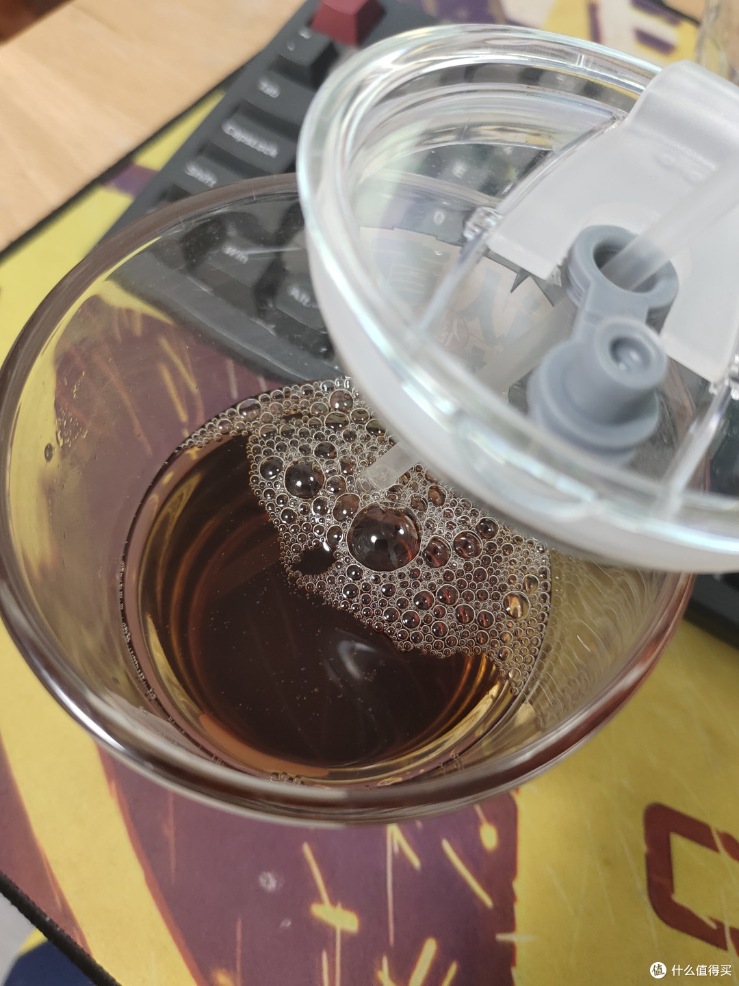 新品的仙草乌龙茶当然要冰着喝