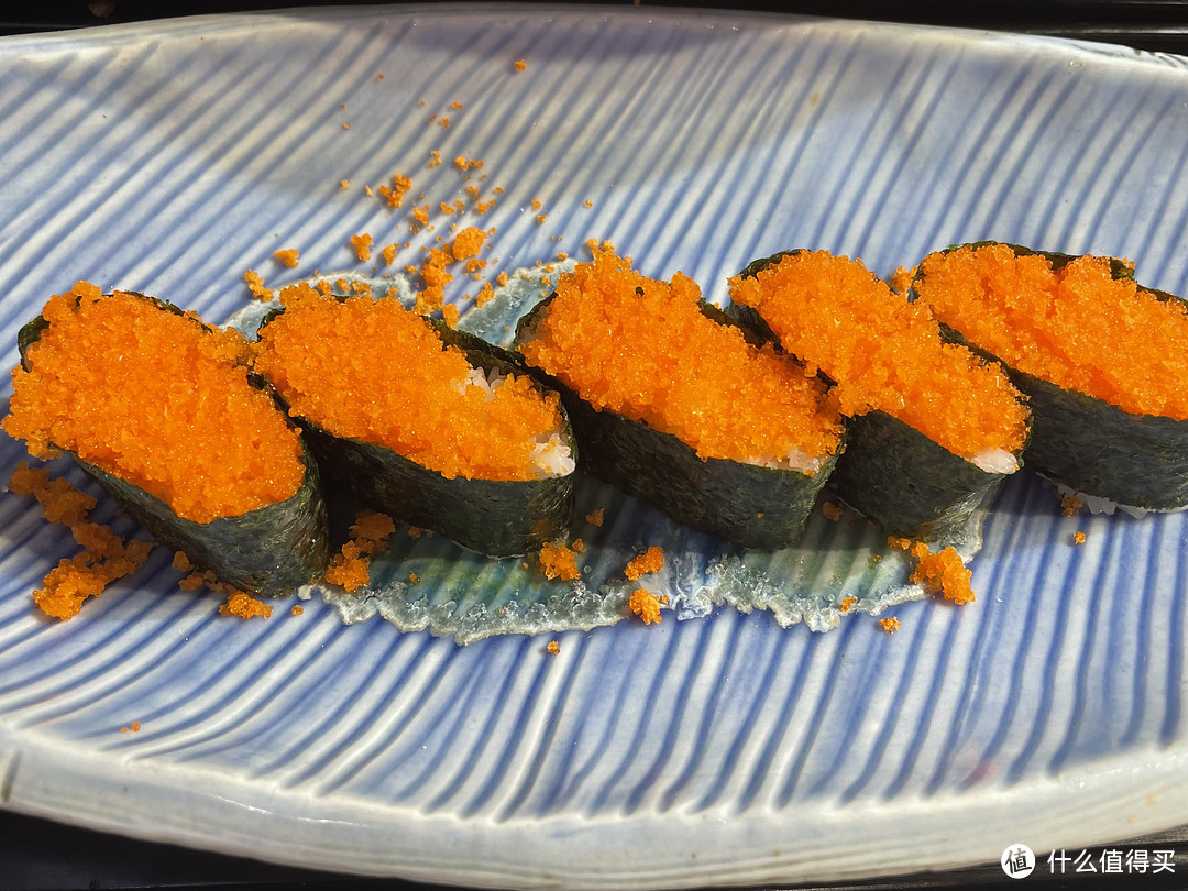 寿司不就是大米饭上趴了个小鱼小虾