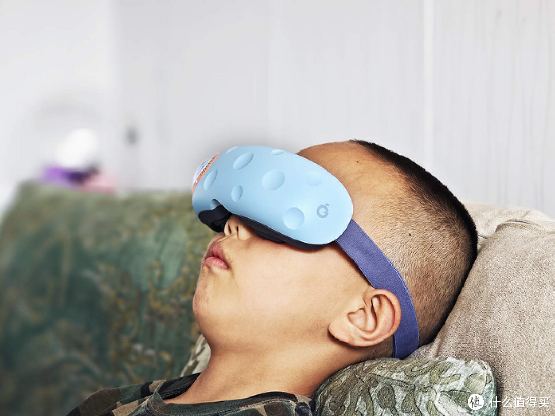 果实智能儿童眼部按摩器：智能光学训练+恒温热敷，科学护眼体验