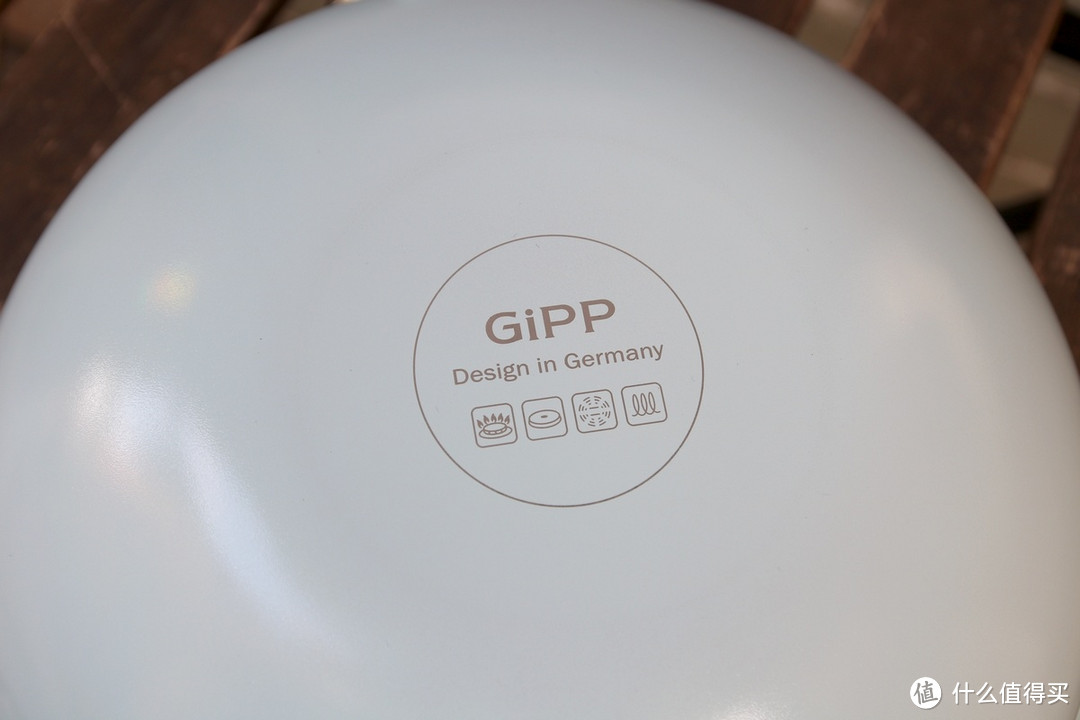 既不粘，更能用铁铲，GiPP居派晶刚盾II复合钢炒锅是高颜值好选择