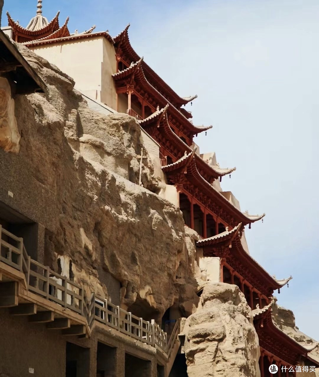 走进敦煌莫高窟，领略中国古代艺术的瑰宝与智慧！