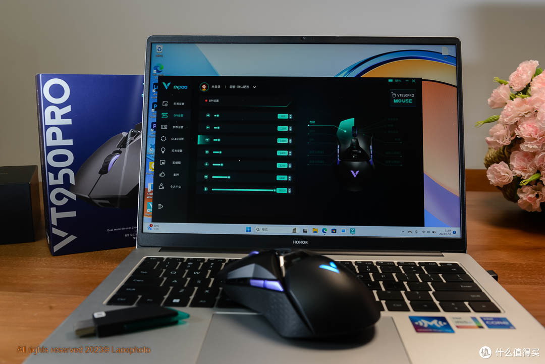 普及4KHz的屏显“超跑”游戏鼠标 VT950PRO评测