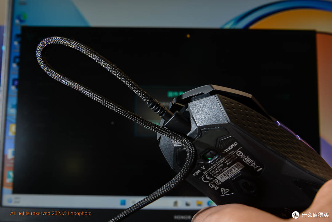 普及4KHz的屏显“超跑”游戏鼠标 VT950PRO评测