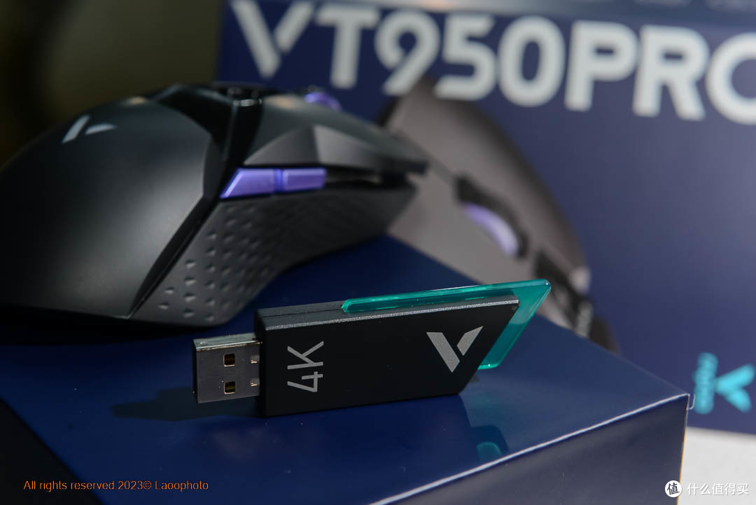 普及4KHz的屏显“超跑”游戏鼠标 VT950PRO评测