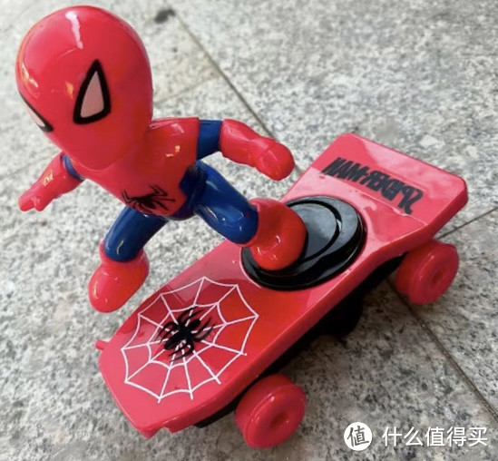 蜘蛛侠、奥特曼特技滑板车，孩子们的超级英雄冒险玩具