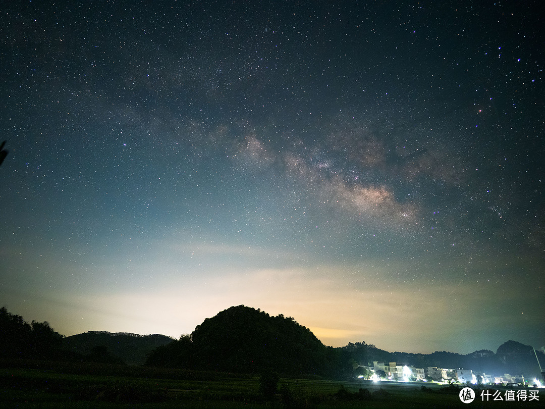 8月英仙座流星雨，带上你的手机、你的她去看流星