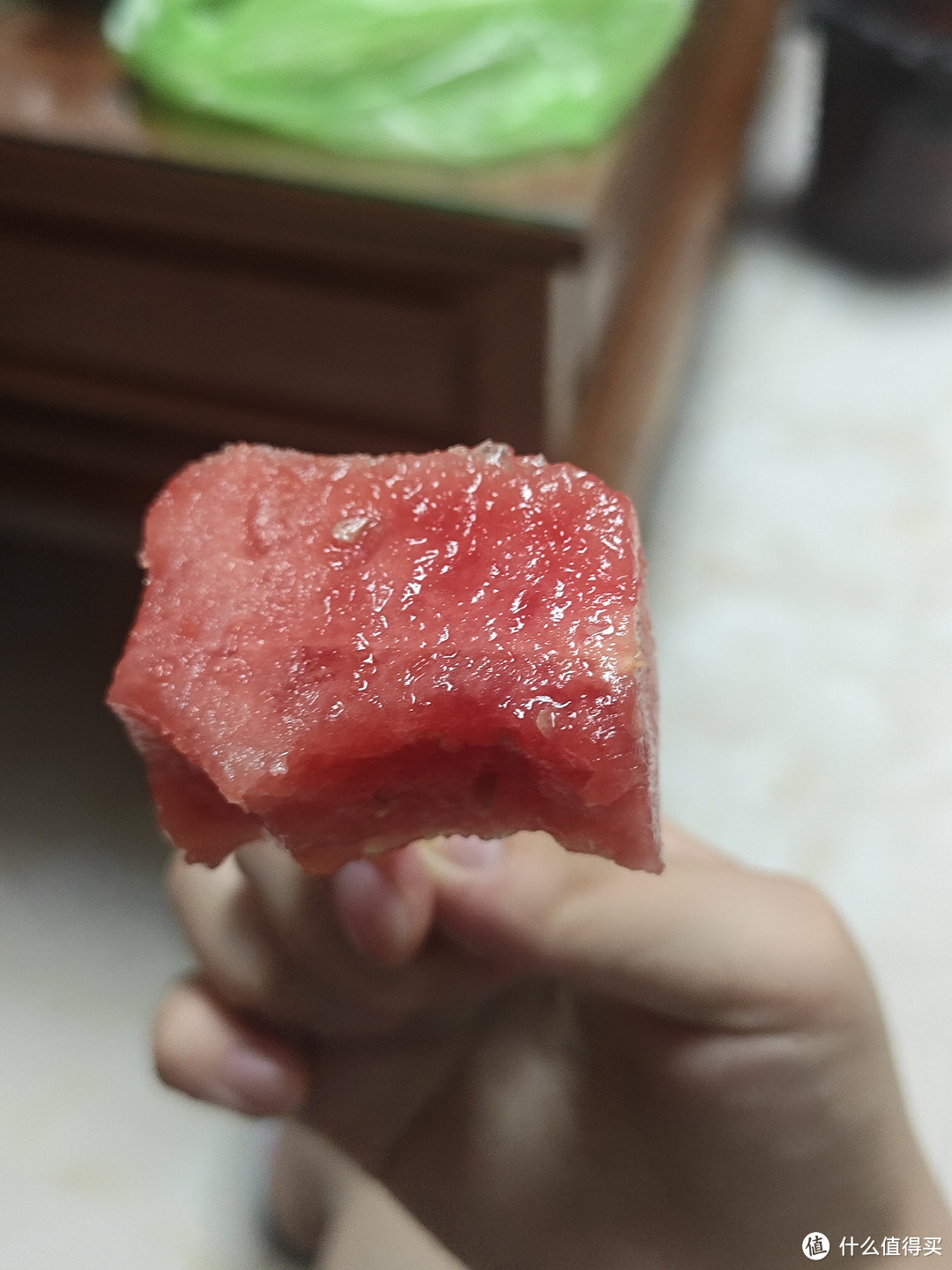 夏天吃的必不可少的水果就是西瓜