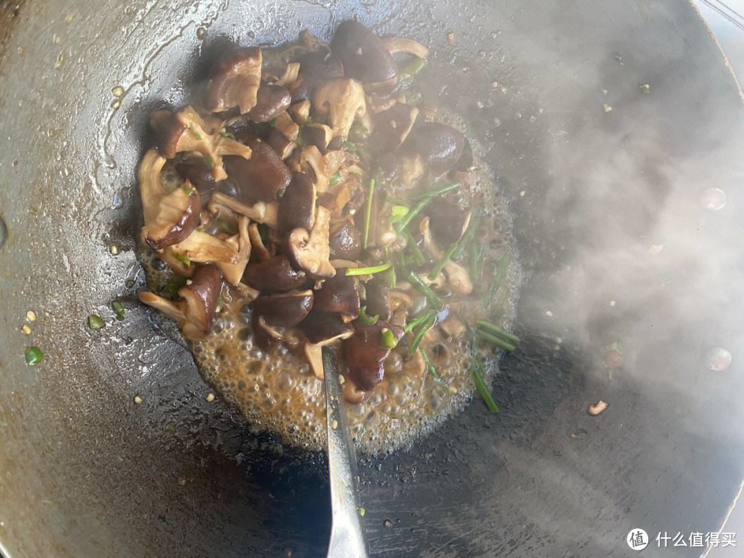 家庭版自制香菇炒肉的做法