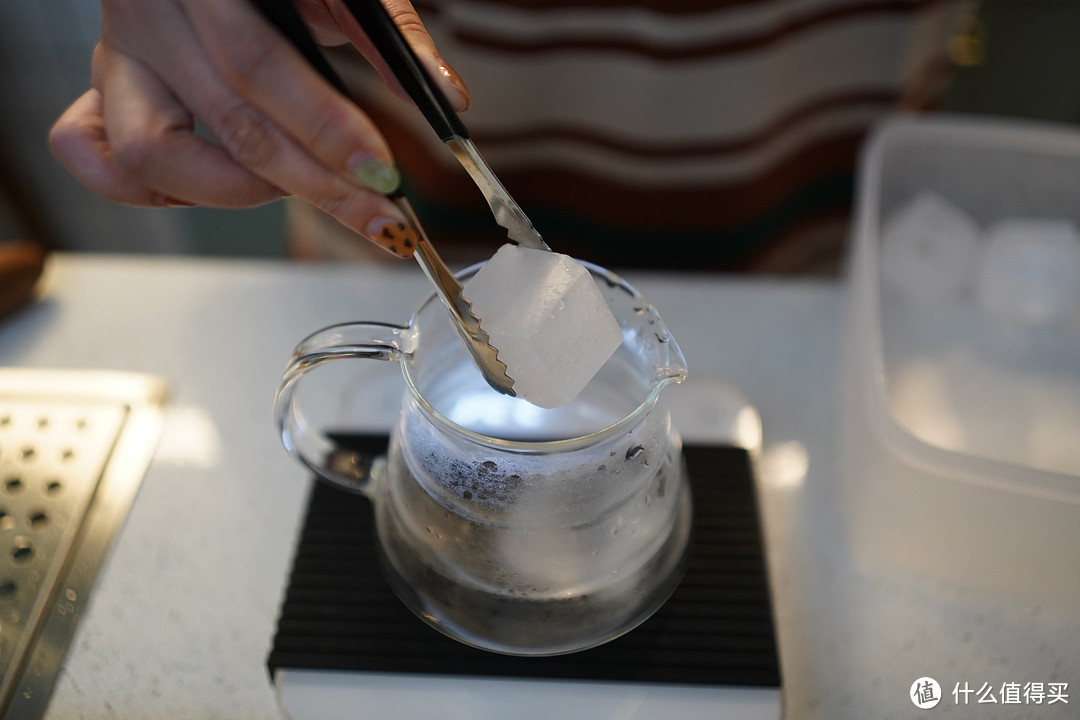 想要清凉解渴？学会这四种冰咖啡的制作方法，让你夏日畅饮！