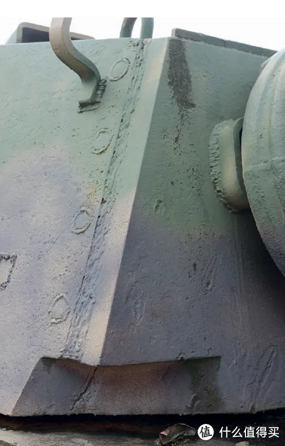 虎王实车的炮塔正侧面细节