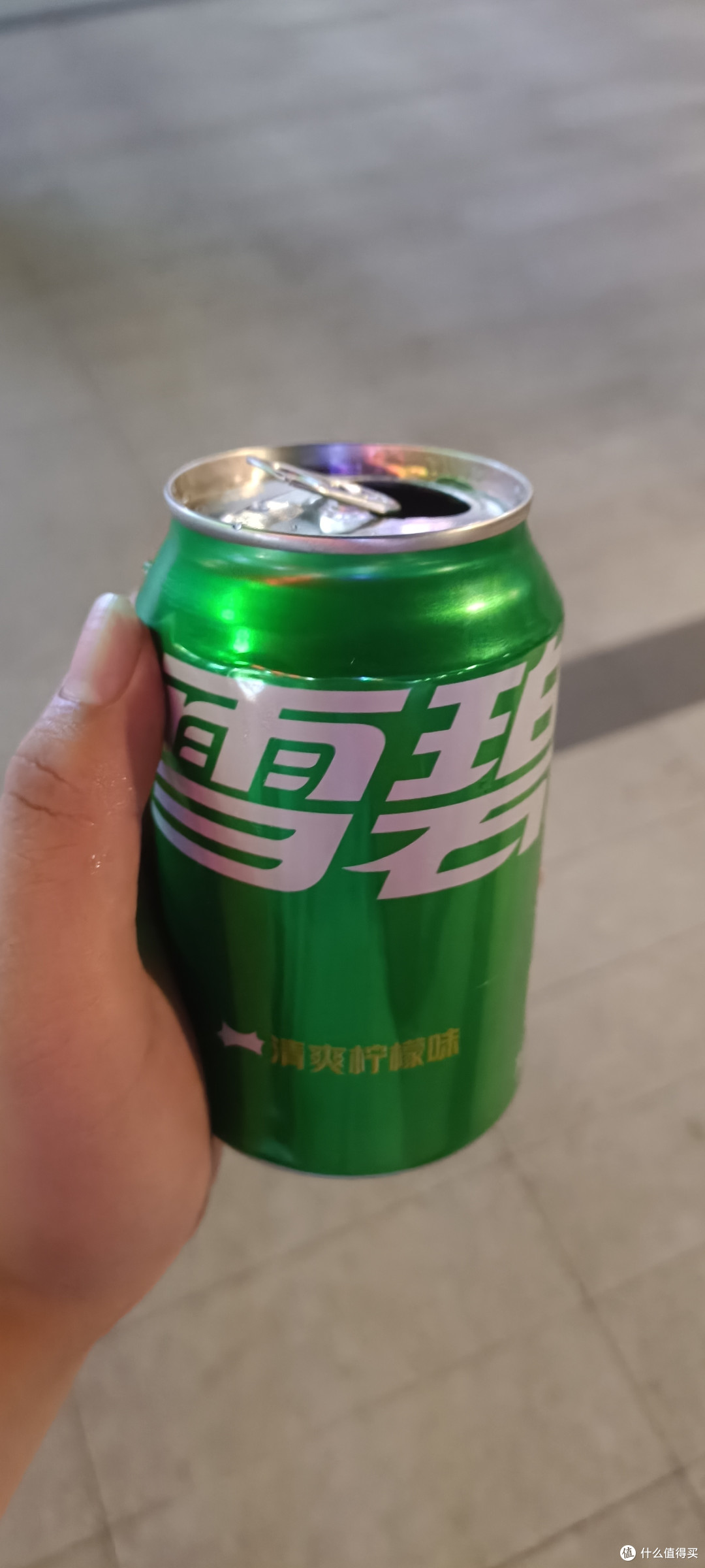 清新夏日,雪碧柠檬味,让你感受到冰凉的幸福!