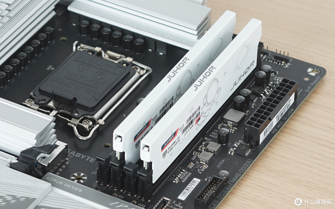 内存条上新!JUHOR玖合DDR5 6000星耀系列内存,高颜值高性能来袭!