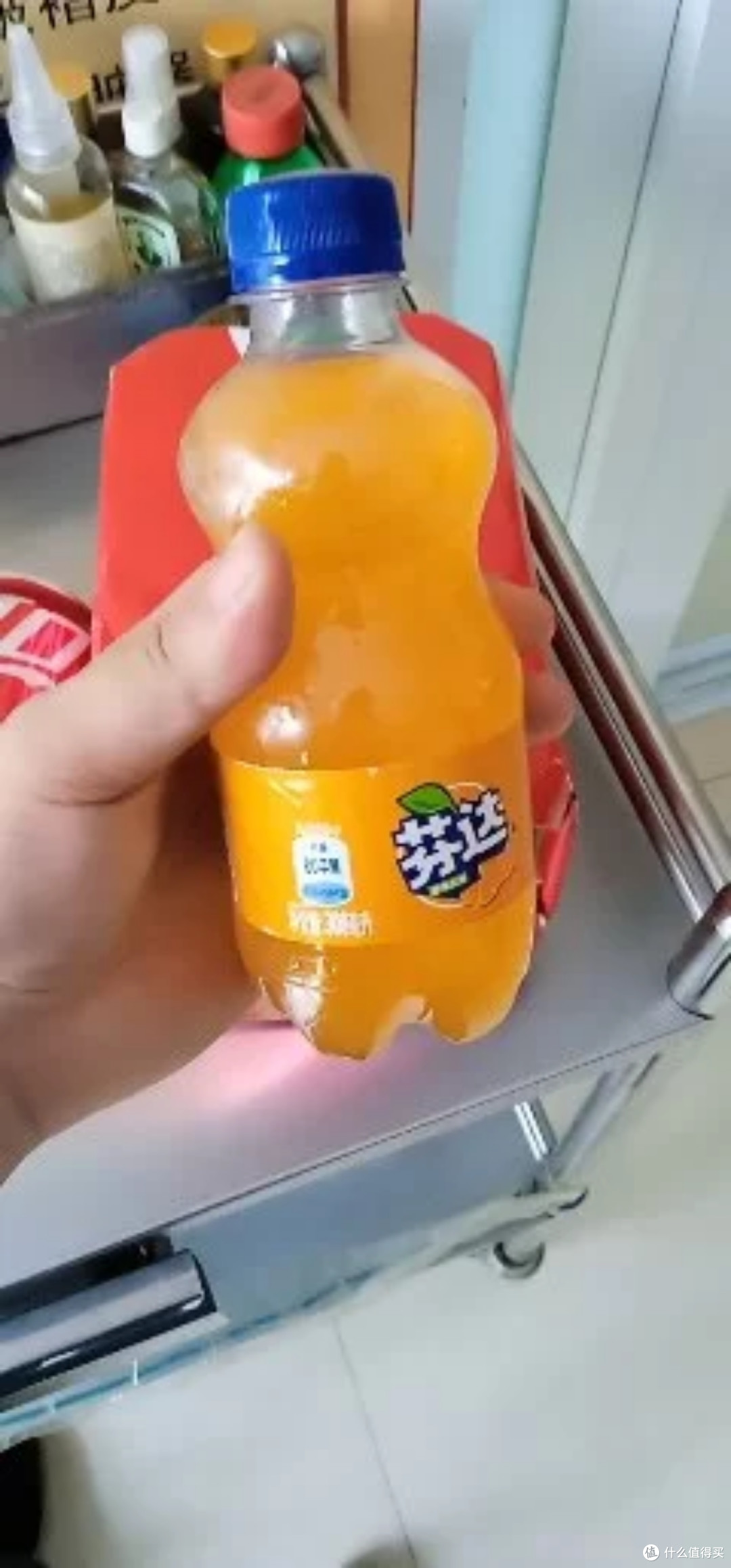 芬达汽水：橙子味浓，甜度适中的夏日佳品🍊🥤